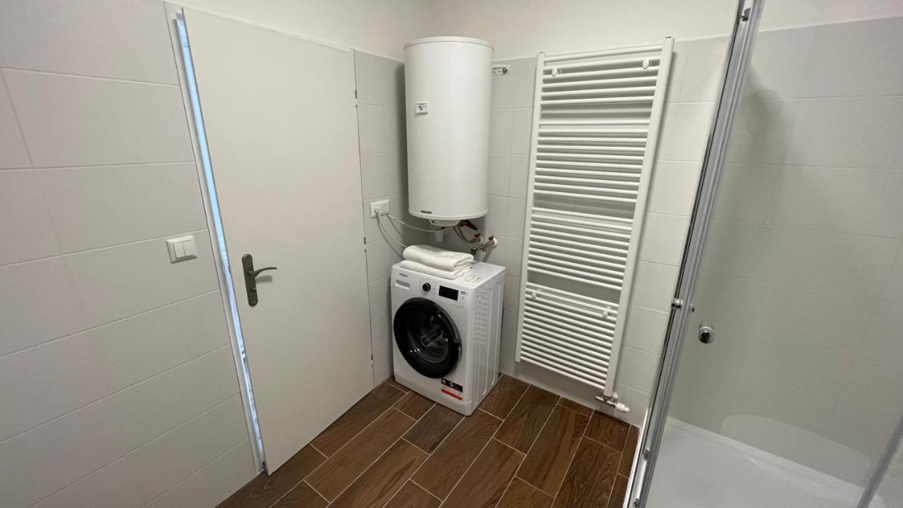 2 Room Apartment With Balcony Liptovsky Mikulas Ngoại thất bức ảnh