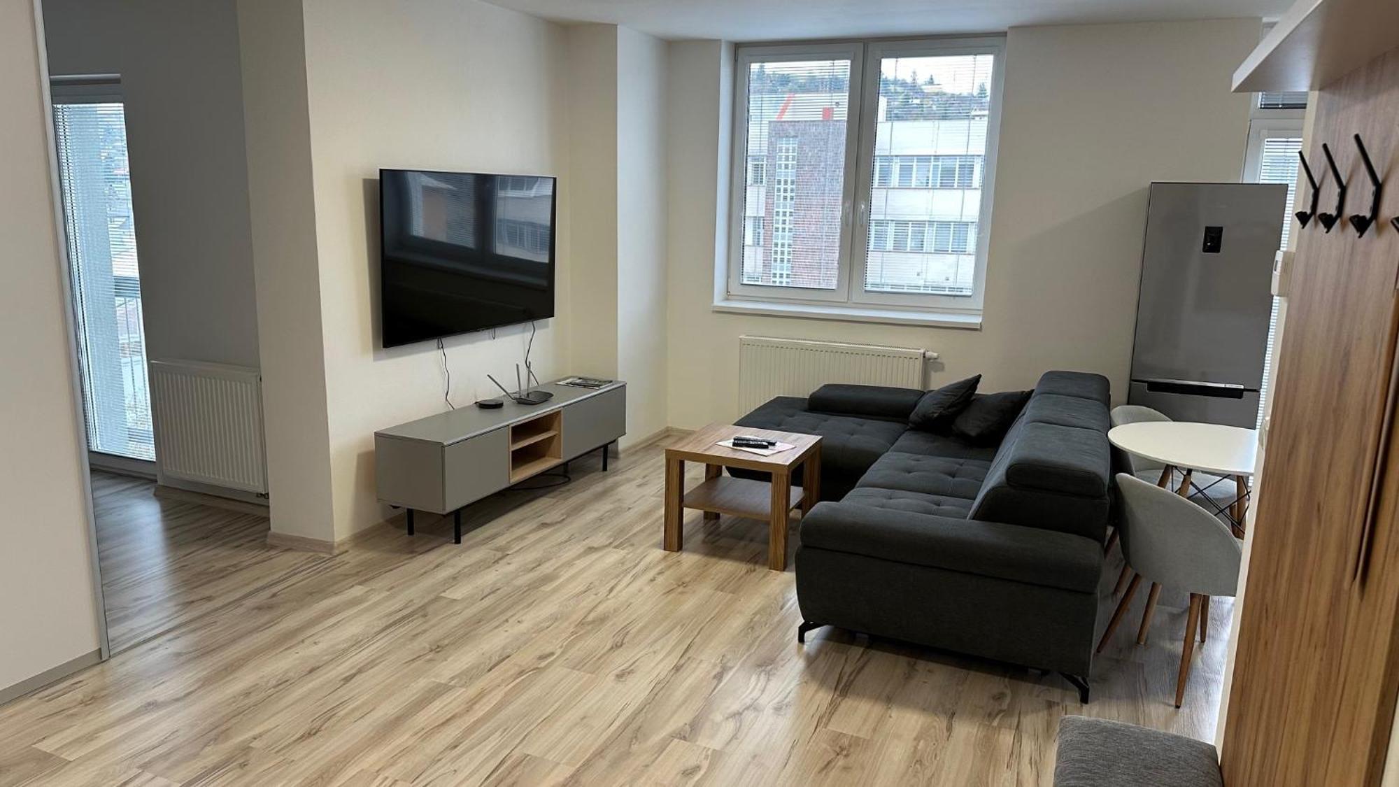 2 Room Apartment With Balcony Liptovsky Mikulas Ngoại thất bức ảnh