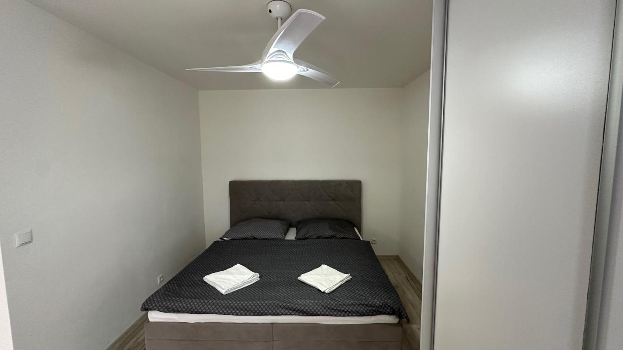 2 Room Apartment With Balcony Liptovsky Mikulas Ngoại thất bức ảnh